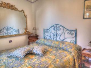Villa Donna Fausta, Naples