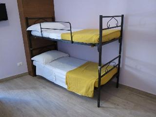 Pensione Paradise, Rome