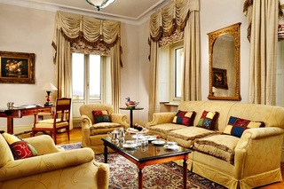 Grand Palazzo Della Fonte, Rome