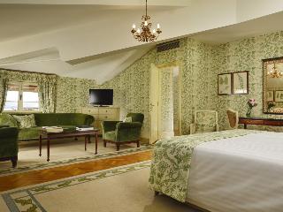 Grand Palazzo Della Fonte, Rome