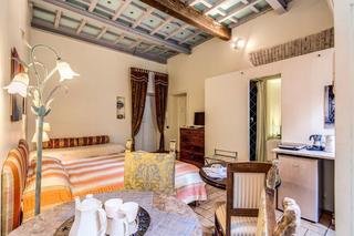 La Casa del Capitano, Rome