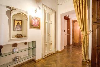 La Casa del Capitano, Rome