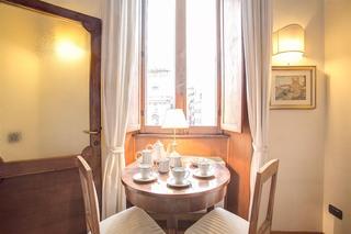 La Casa del Capitano, Rome