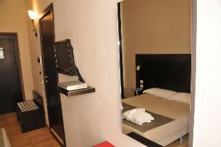 Sotto il Sole di Roma, Rome