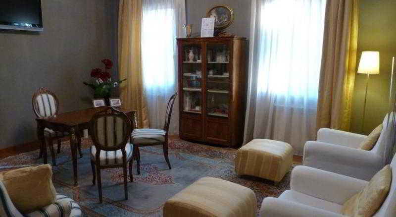 Small Royal, Padova