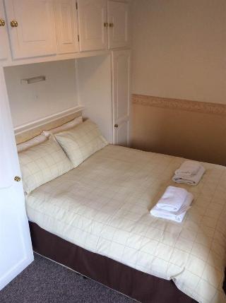 Marine View Guest House, York