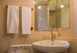 Elena al Colosseo, Rome