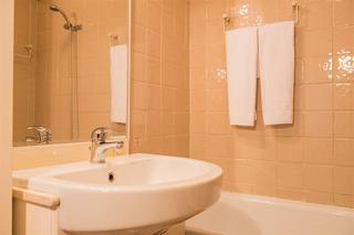 Elena al Colosseo, Rome