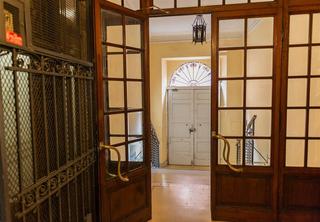 Elena al Colosseo, Rome