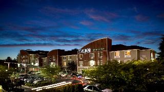 Executive Residency By Bw Navigator Inn & Suites