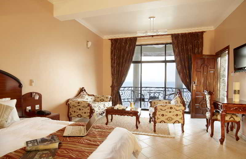 Room thumbnail 1