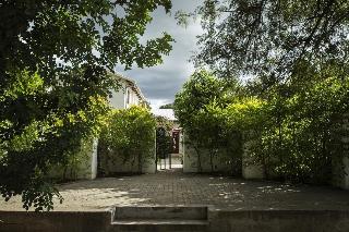 Out of Africa Town Lodge
