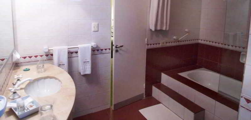 Room thumbnail 4