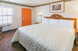 1 King Bed Non-Smoking