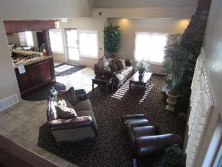The Landmark Inn & Suites