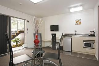 151 On London Motel & Conference Centre