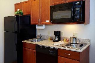 1 Queen Studio Suite