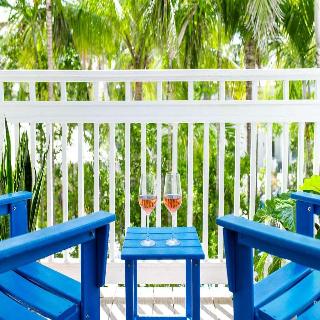 Parrot Key Hotel & Villas
