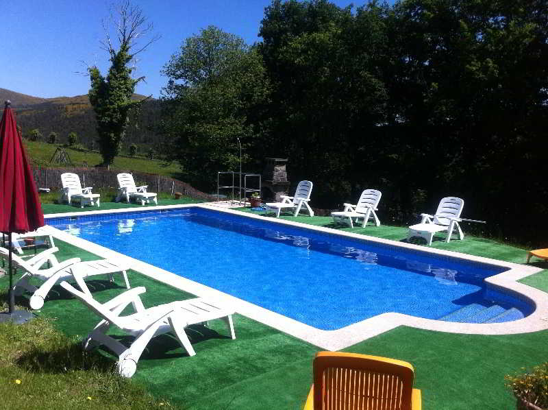 Pool
 di Casa rural O Bergando