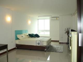 General view thumbnail 1
