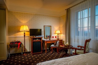 Room thumbnail 9