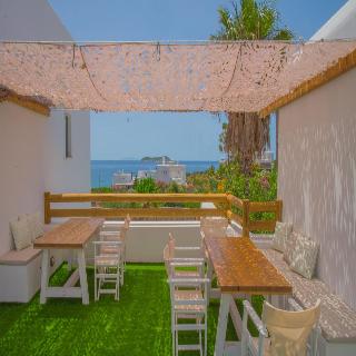 Ostria Hotel and Apartments