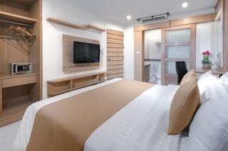 Room thumbnail 3