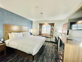1 King Mobility Accessible Roll In Shower Microwave Fridge Wi-Fi Non-Smoking Full Breakfast