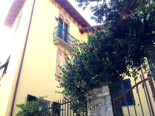 Casa del Cavaliere, Genoa