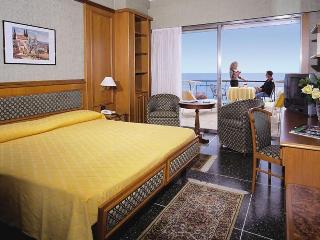 Bellevue et Mediterranneé, Genoa