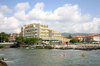 Bellevue et Mediterranneé, Genoa