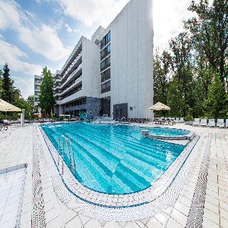 Pool
 di Danubius Health Spa Resort Balnea Eslanade Palace