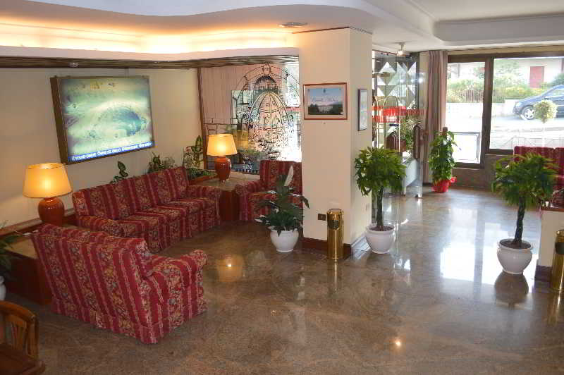 Lobby
 di Augustus