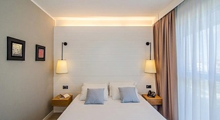 Mercure Viareggio, Lucca