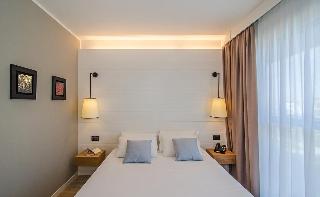 Mercure Viareggio, Lucca