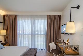 Mercure Viareggio, Lucca