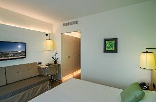 Mercure Viareggio, Lucca