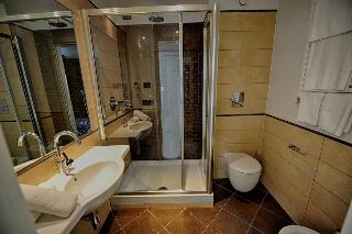 Mercure Viareggio, Lucca