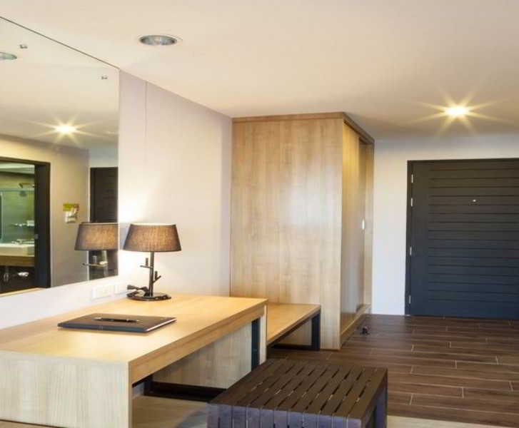 Room thumbnail 1