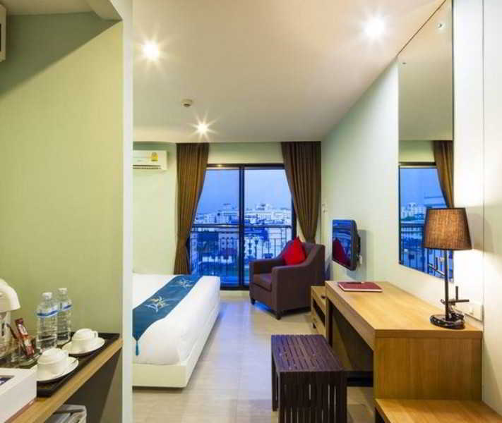 Room thumbnail 8