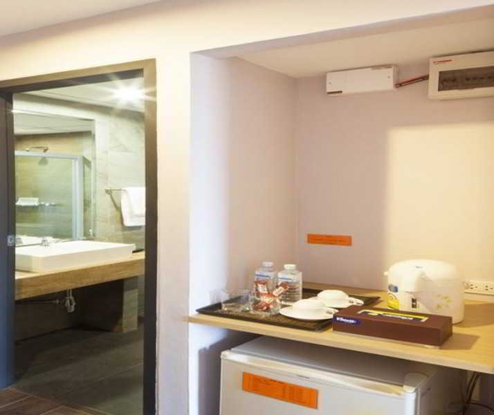Room thumbnail 7