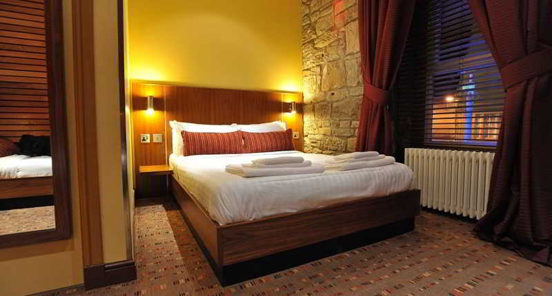 Room
 di The Commercial Hotel