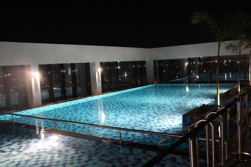Pool
 di Eastin Hotel Ahmedabad