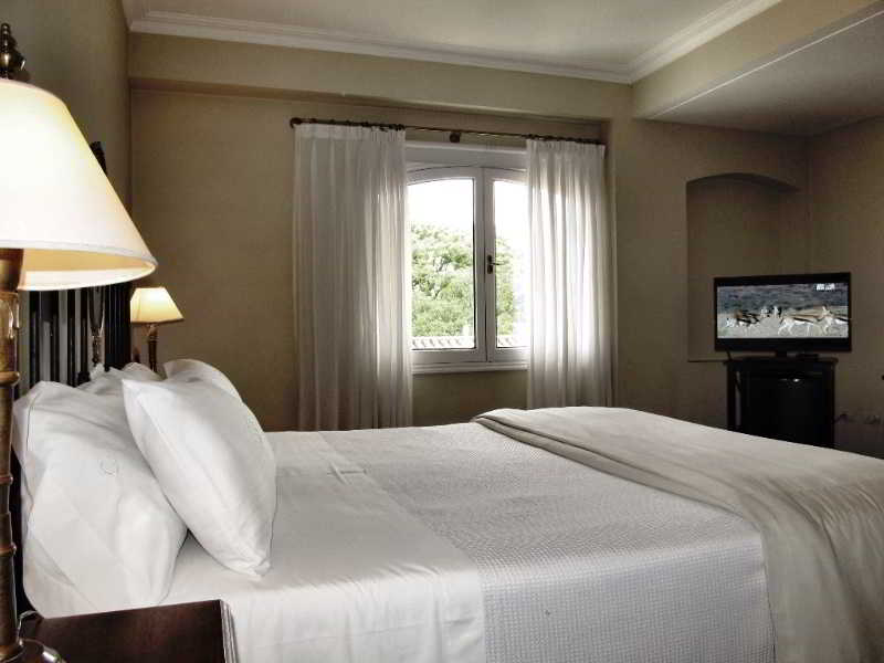 Room thumbnail 3