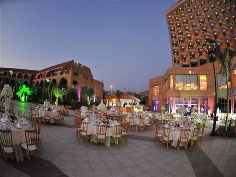 Restaurant
 di Golden Tulip Jiyeh Marina