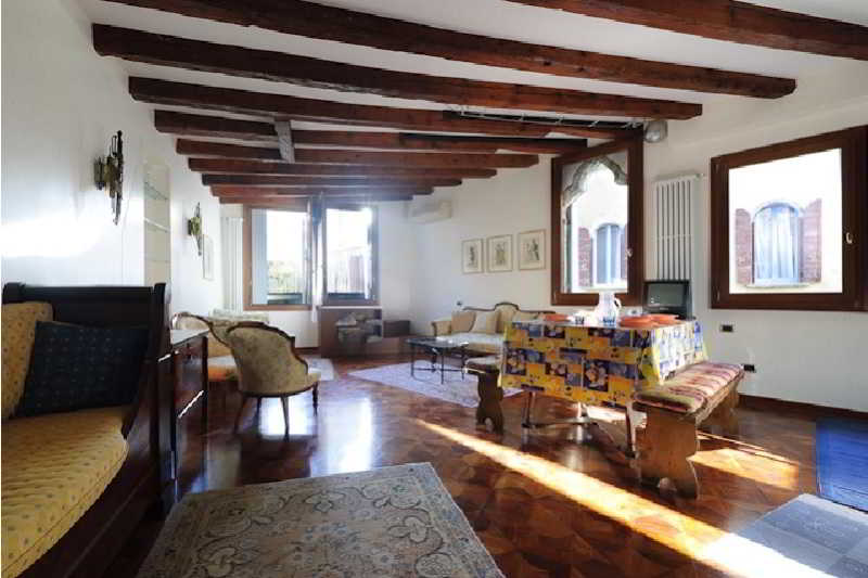 Room
 di San Marco Venice District