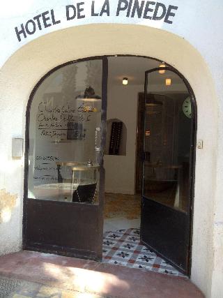 Hotel De La Pinede