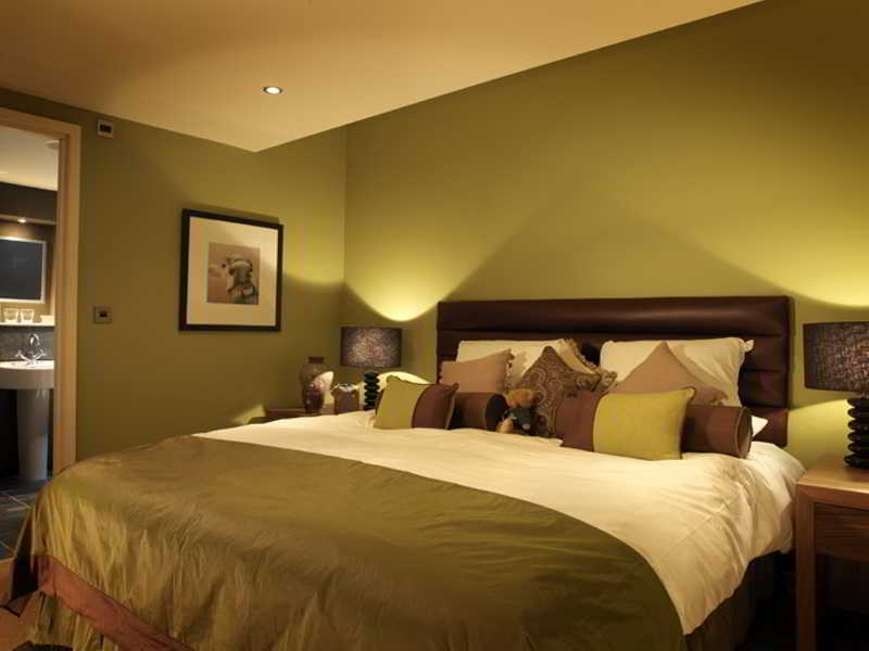 Room
 di Feversham Arms Hotel and Verbena Spa