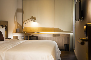 Room:DBL.SU-5