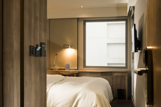 Room:DBL.SU-5